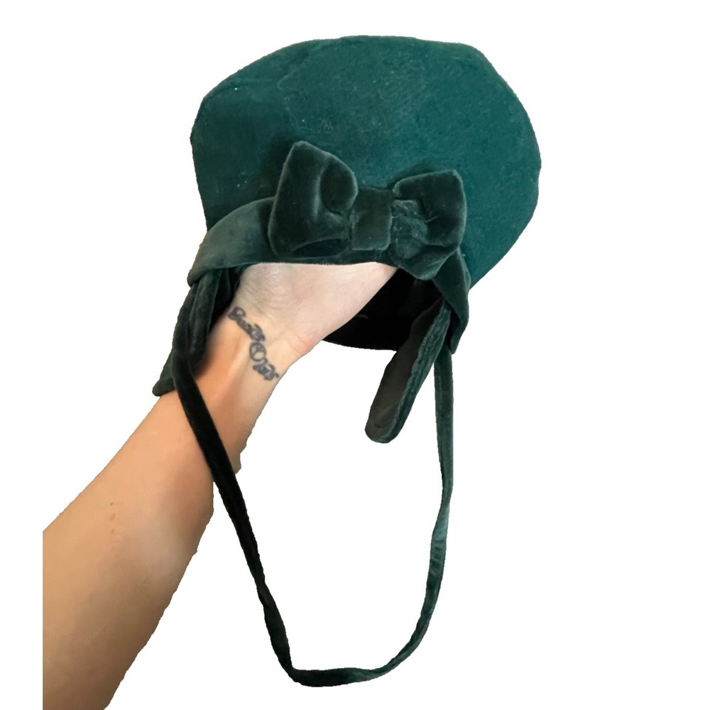 Vintage 60s Rothschild Girls Winter Hat Wool Velvet Bonnet Cloche Green Bow
